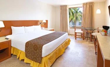 Plaza Pelícanos Club Beach Resort